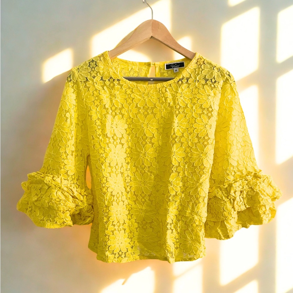 Vivid Yellow Floral Sunflower Lace Blouse w/ Ruffle Sleeves – Size M